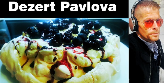 Dezert Pavlova a jak jej podávat jinak